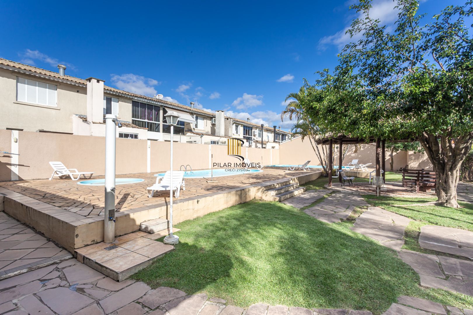 Casa de Condomínio 3 dormitórios no bairro Humaitá