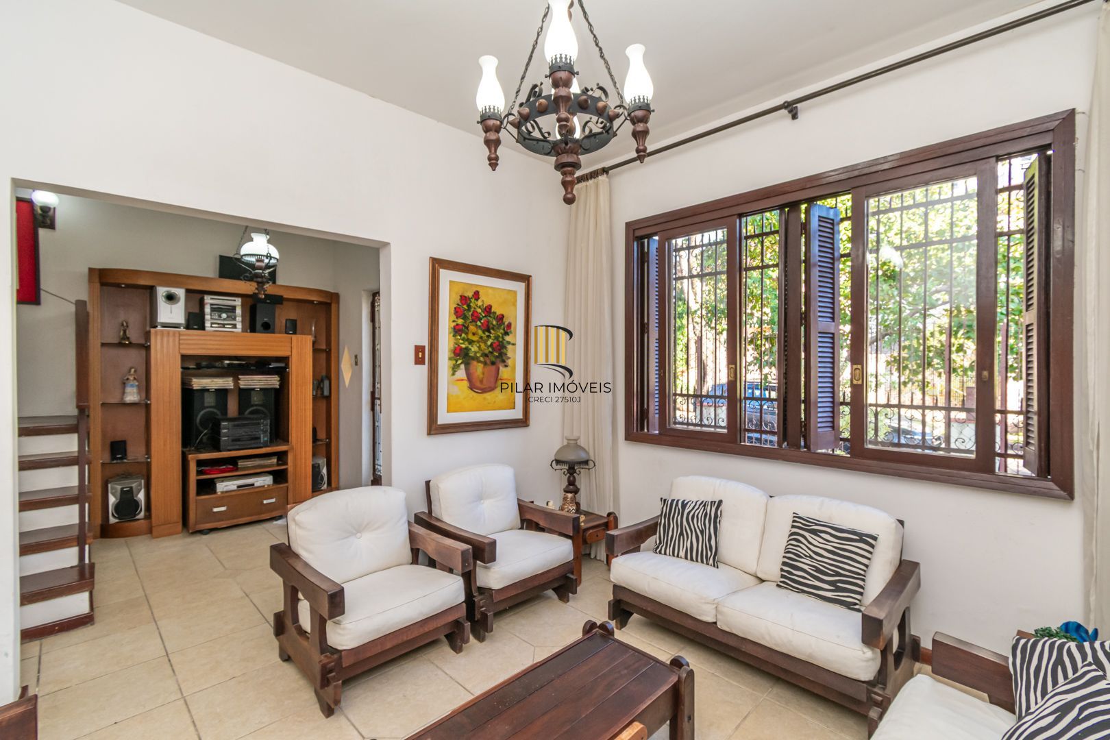 Casa 3 dormitórios no bairro Azenha