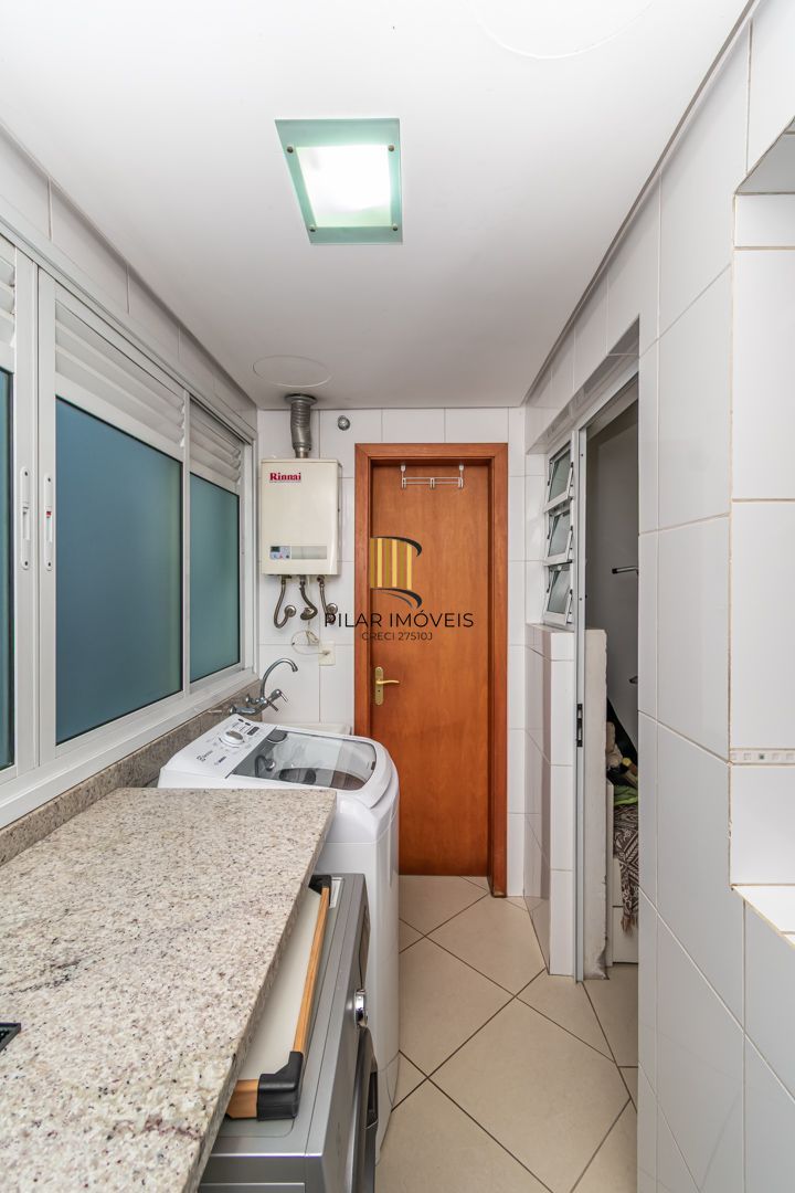 Apartamento no bairro Higienópolis de 3 dormitórios e 2 vagas