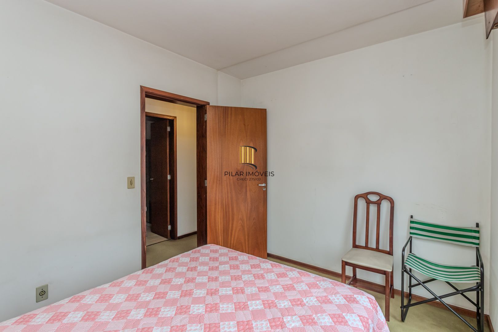 Apartamento no bairro Floresta de 3 dormitórios e vaga