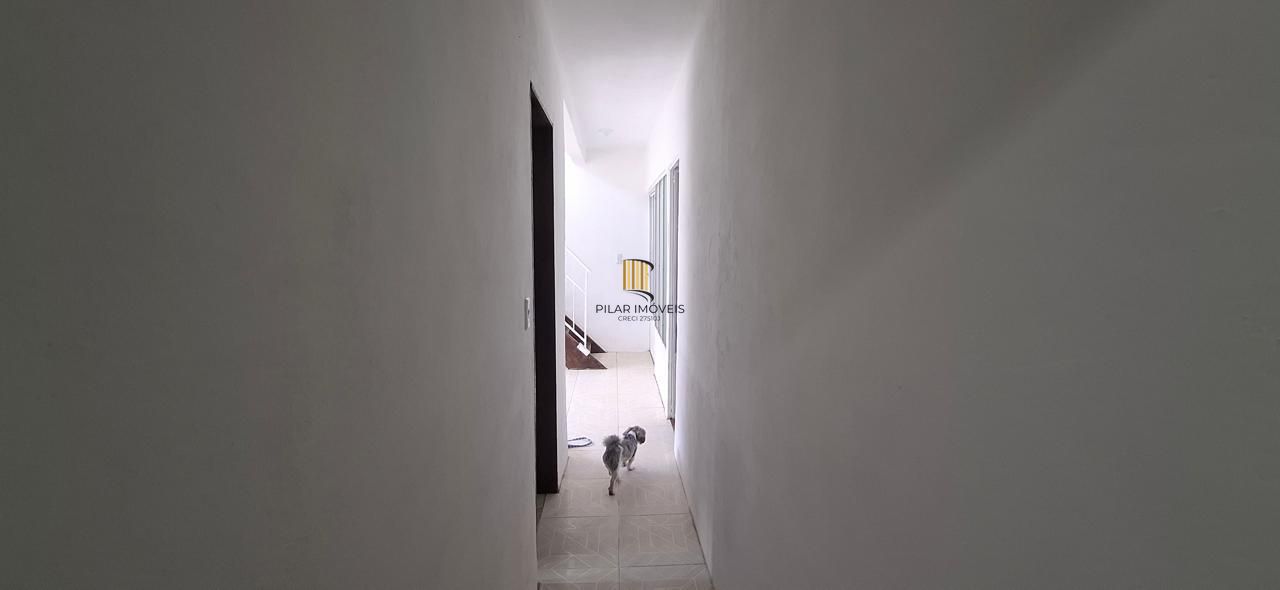 Casa em Canoas de 2 dormitórios DESOCUPADA