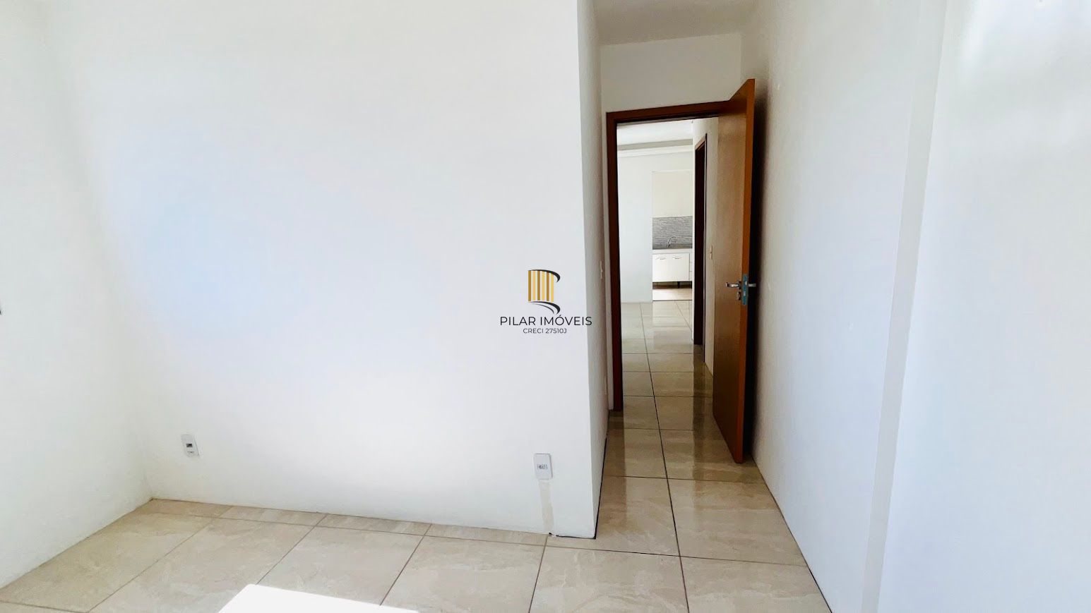 Apartamento no Porto Cruzeiro de 2 dormitórios vaga e infra DESOCUPADO