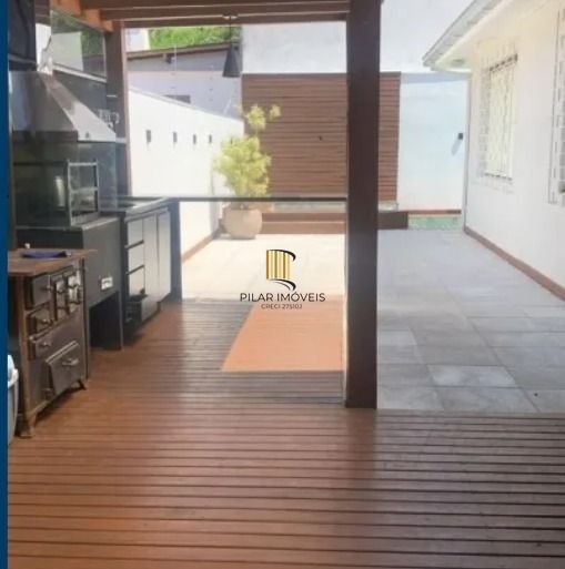 Casa no Bairro Jardim Lindóia de 3 dormitórios e 3 vagas