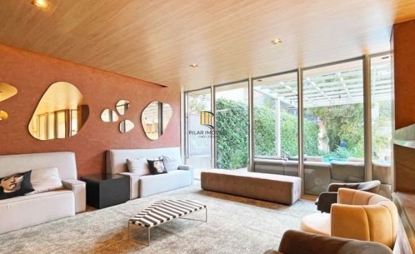 Apartamento estilo LOFT no bairro Mont Serrat mobiliado com vaga