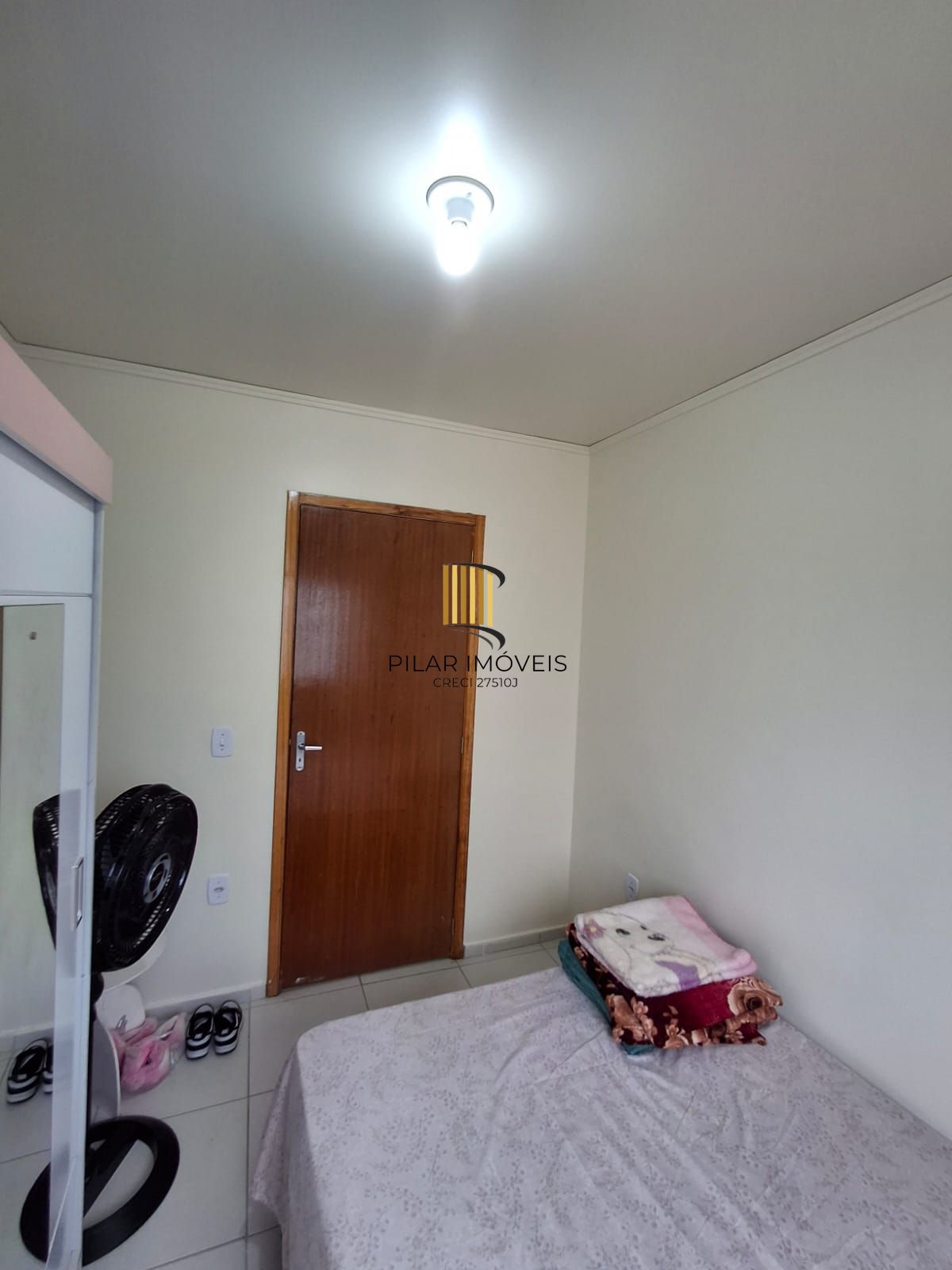 Apartamento 02 dormit com vaga fixa, no bairro Chapéu do Sol, em Porto Alegre