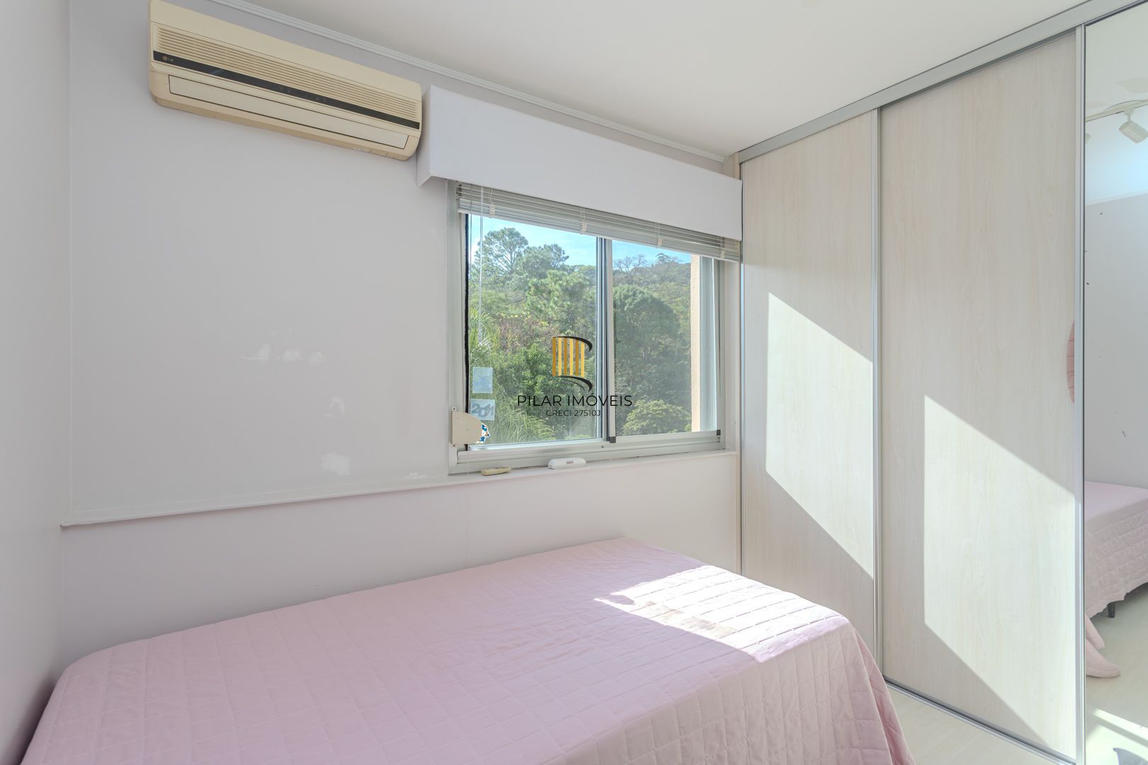 Apartamento diferenciado no bairro Nonoai de 3 dormitórios  2 vagas e infra
