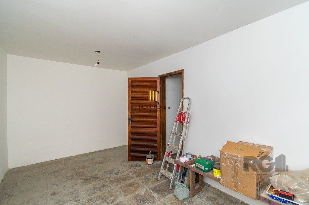 Casa no Jardim Itu com 5 dormitórios e 2 vagas e piscina