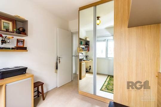 Apartamento  no Menino Deus de 3 dormitórios e 2 vagas