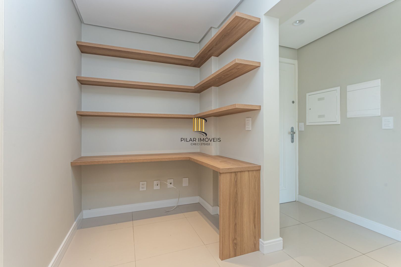 Apartamento no bairro Mont Serrat de 2 suítes e 2 vagas DESOCUPADO