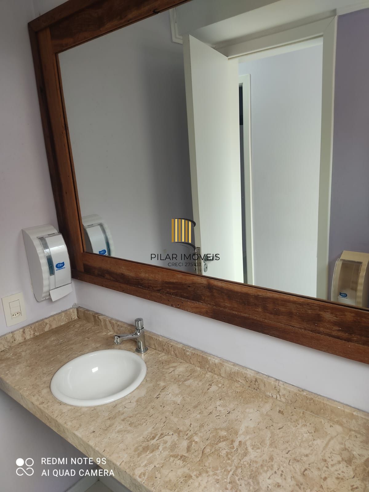 Sala Comercial 1 dormitório no bairro Floresta