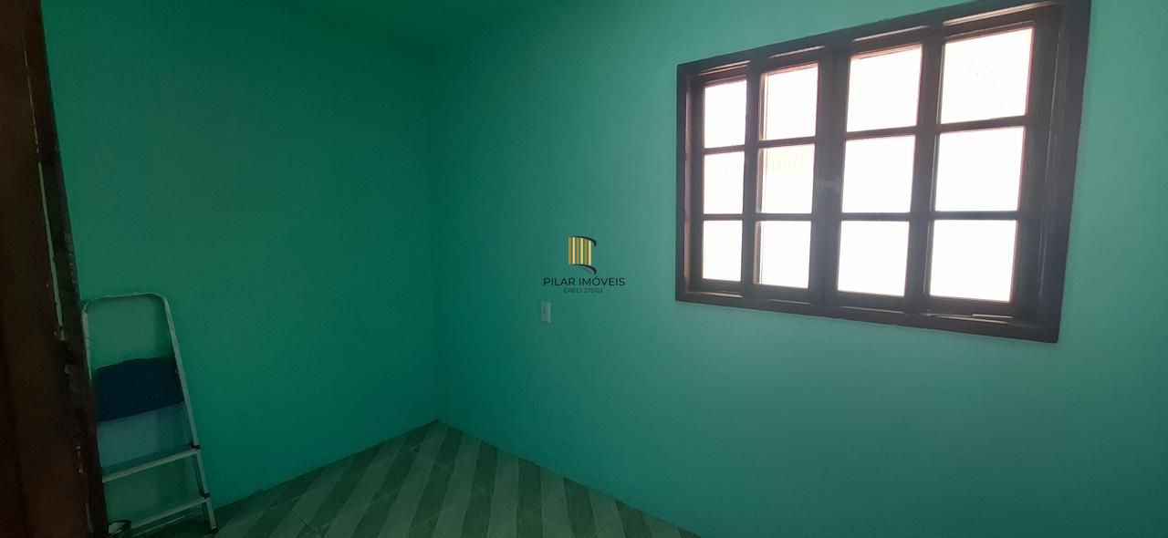 Casa em Canoas de 2 dormitórios DESOCUPADA