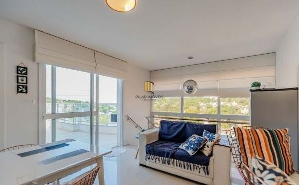 Cobertura duplex na Medianeira de 2 dormitórios e 2 vagas