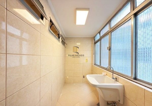 Apartamento no bairro Santana de 3 dormitórios e vaga DESOCUPADO