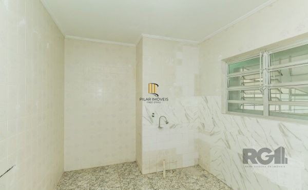 Casa 5 dormitórios no bairro Jardim Sabará