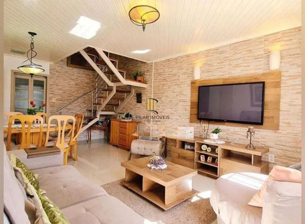 Sobrado 3 dormitórios no bairro Jardim Algarve