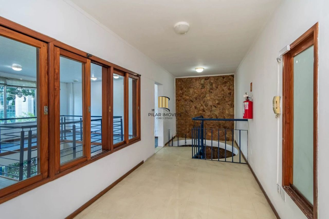 Predio Comercial com 1000m², 5 vagas, no bairro Higienópolis em Porto Alegre para Alugar