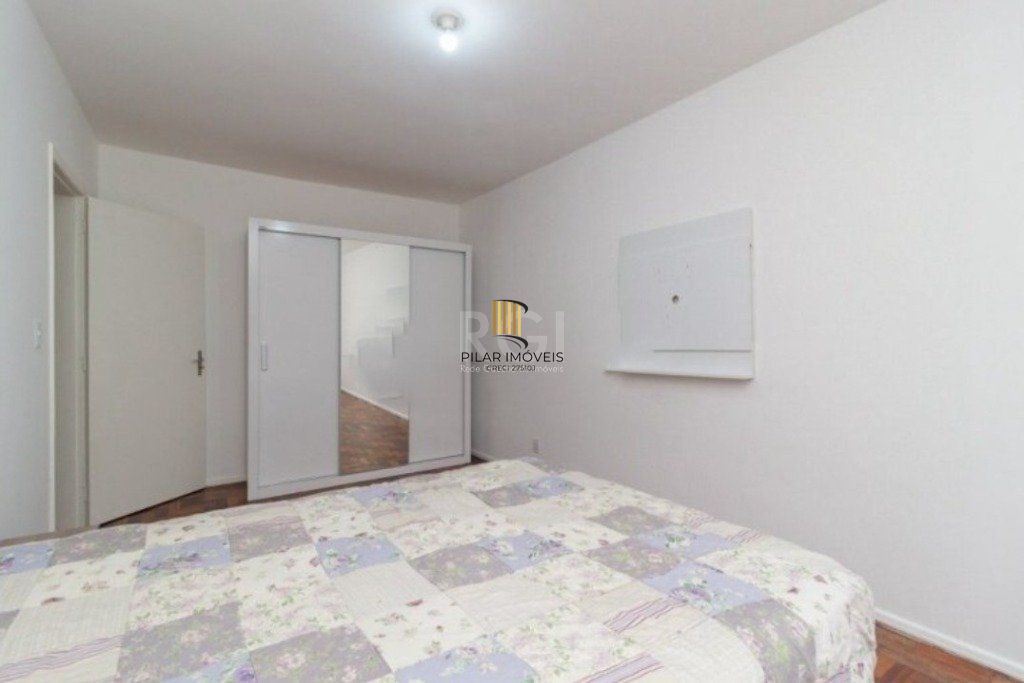 Apartamento no Petrópolis de 2 dormitórios
