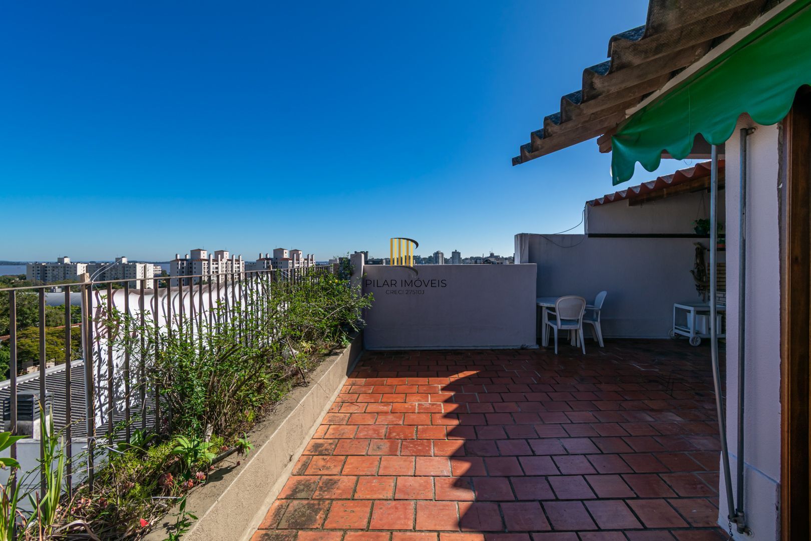 Cobertura 2 dormitórios, 1 vaga - Tristeza