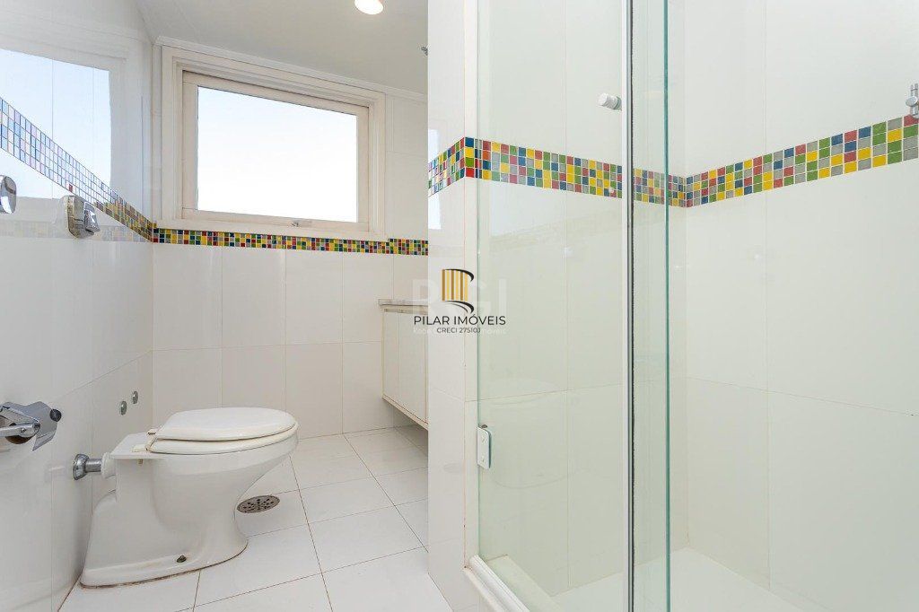Apartamento no bairro Higienópolis com 190m² de 3 dormitórios e 2 vagas