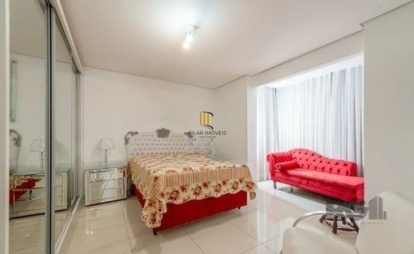 Cobertura no bairro Petrópolis de 2 dormitórios 2 vagas e piscina