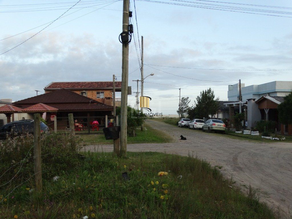 Terreno em Capão Novo com 300m² a 2 quadras do mar