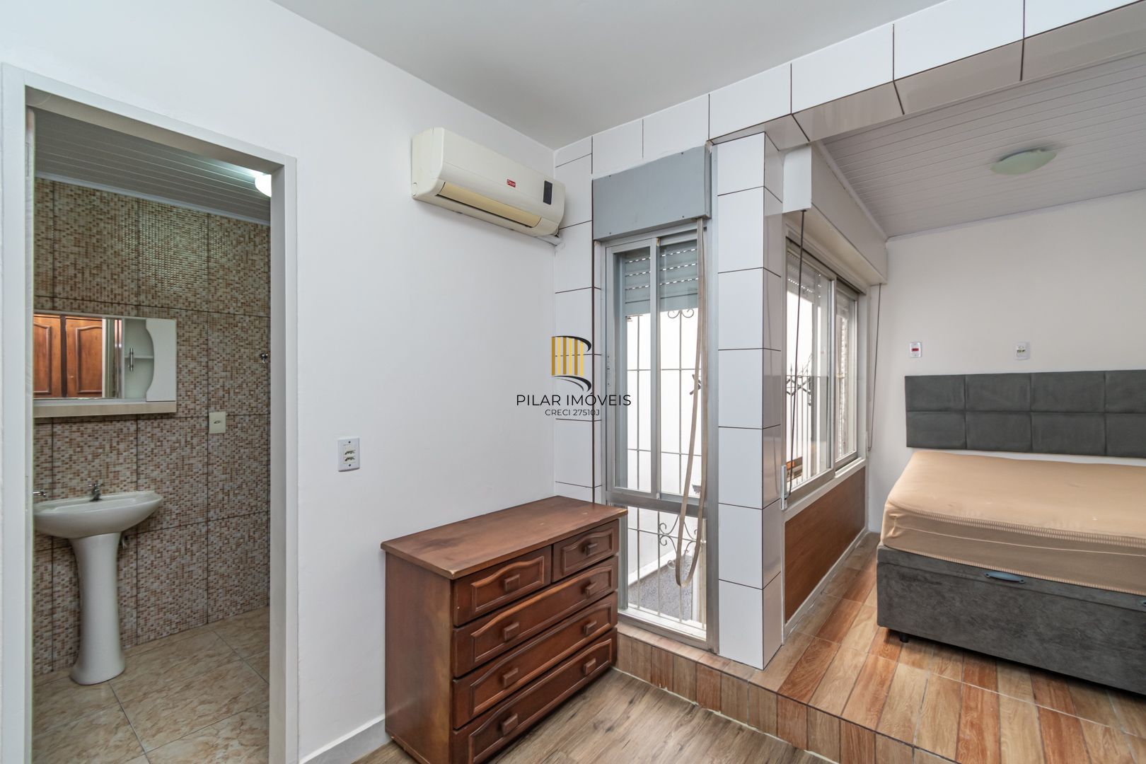 Ótimo apartamento c/1 dormitório no bairro Cidade Baixa, entrar e morar.