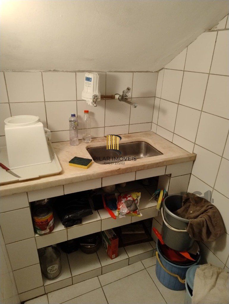 CASA MISTA COMERCIAL NO TÉRREO E RESIDENCIAL EM CIMA