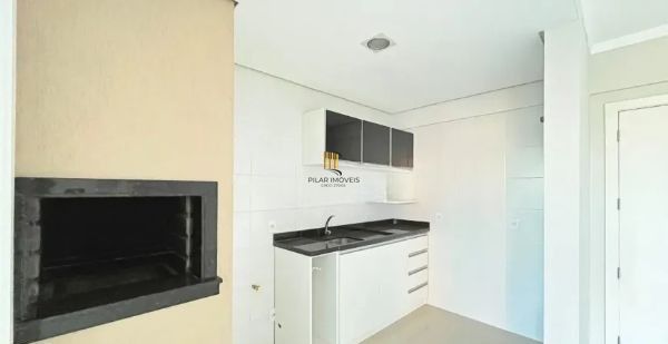 Apartamento no bairro Vila Ipiranga de 2 dormitórios e 2 vagas