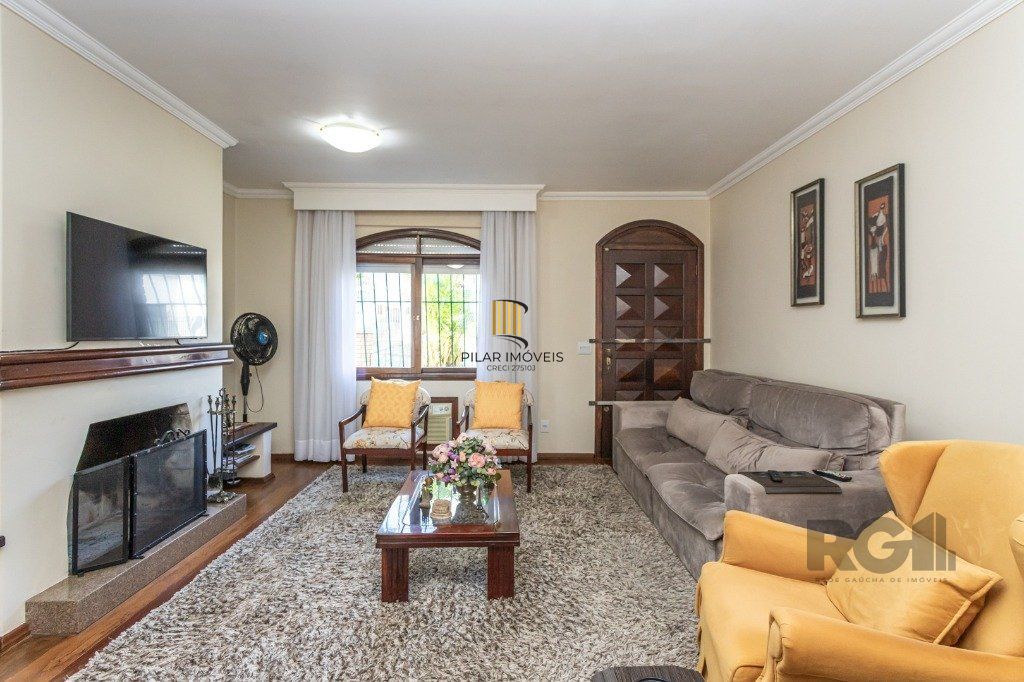 Casa no bairro Vila Ipiranga de 3 dormitórios e 3 vagas