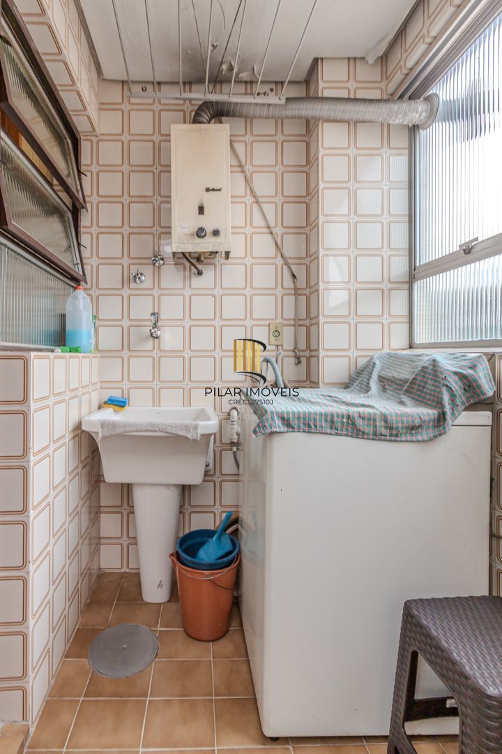 Apartamento no bairro Floresta de 3 dormitórios e vaga