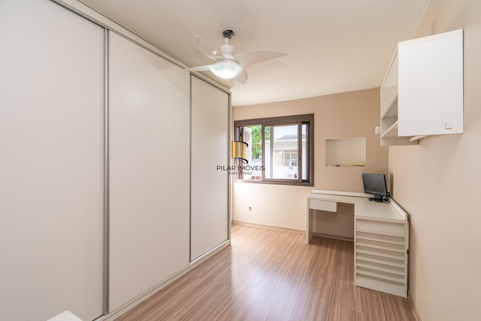 Casa 03 dormit (suíte e closet) e 4 vagas, na Vila Ipiranga, em Porto Alegre, RS