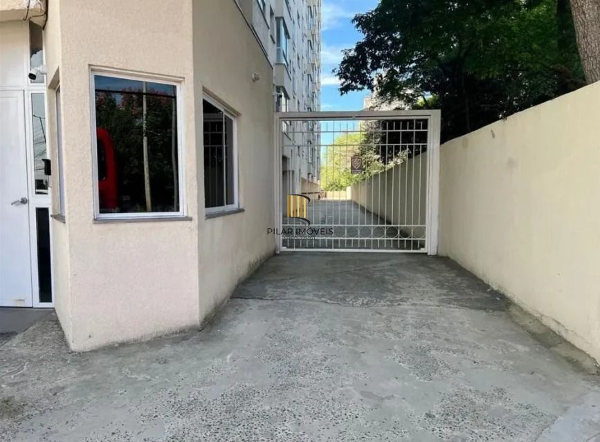 Apartamento no bairro Cavalhada de 3 dormitórios e 2 vagas