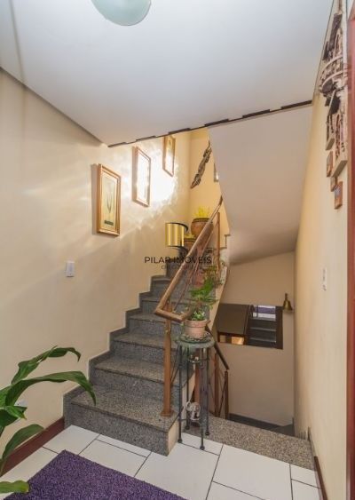 Casa em Condomínio bairro Tristeza de 3 dormitórios e 3 vagas