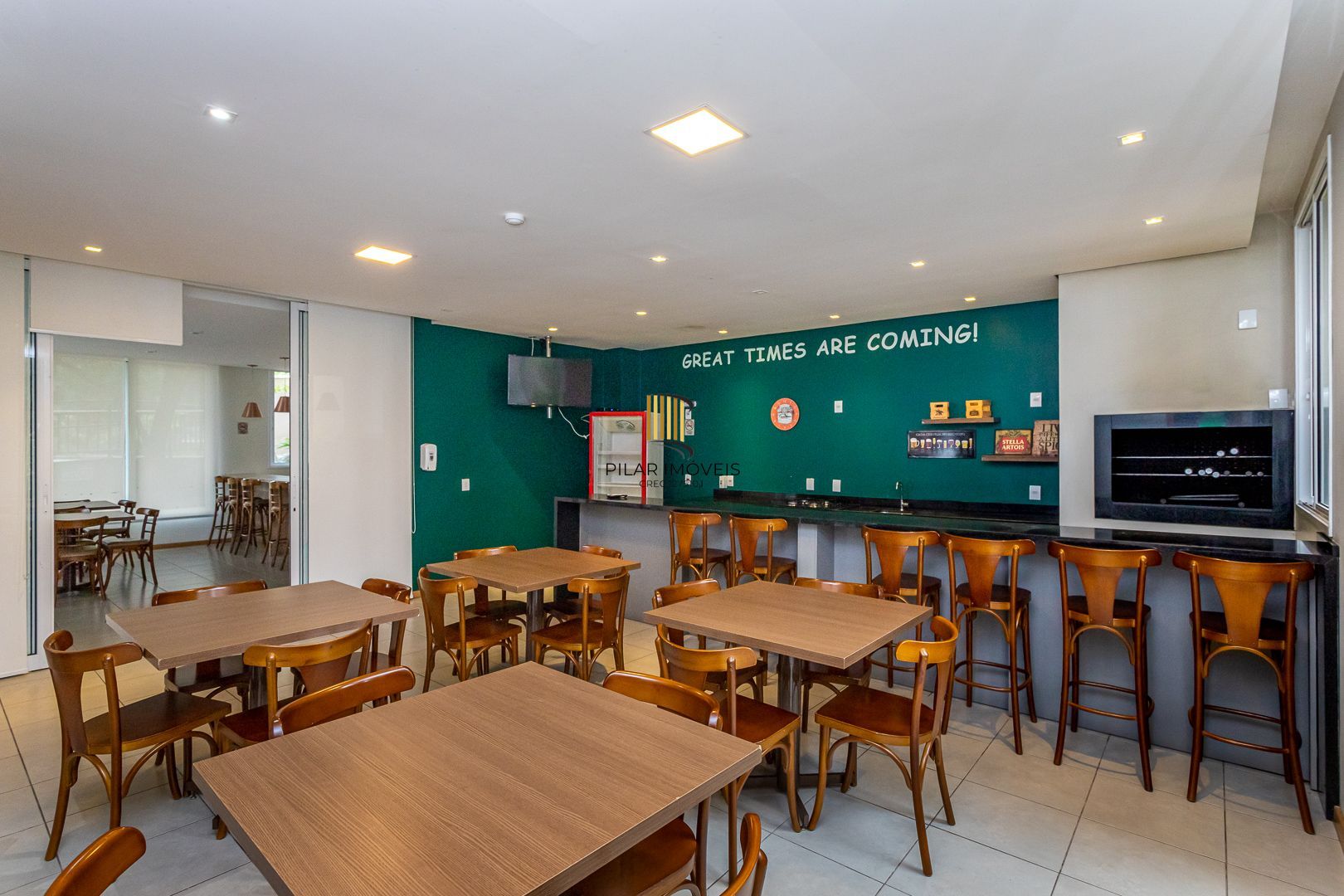 Apartamento no bairro Teresópolis de 2 dormitórios vaga e infra