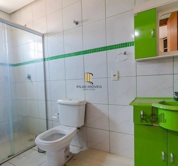 Casa sobrado no Partenon de 4 dormitórios e 2 vagas
