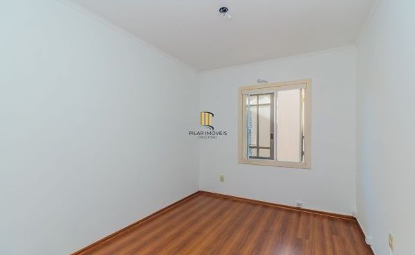 Casa em Condomínio em Ipanema de 3 dormitórios e 2 vagas