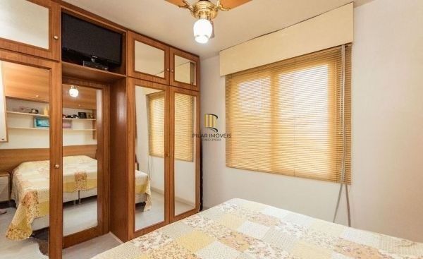Apartamento no Passo D'areia de 1 dormitório e vaga