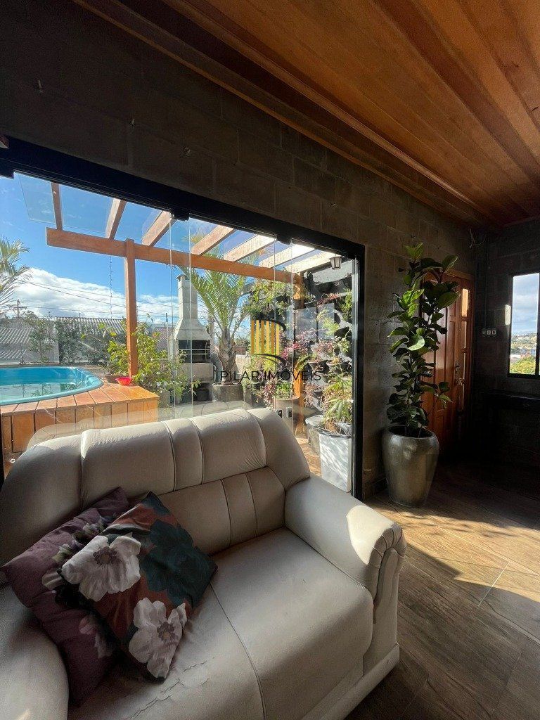 Casa 2 dormitórios no bairro Rubem Berta