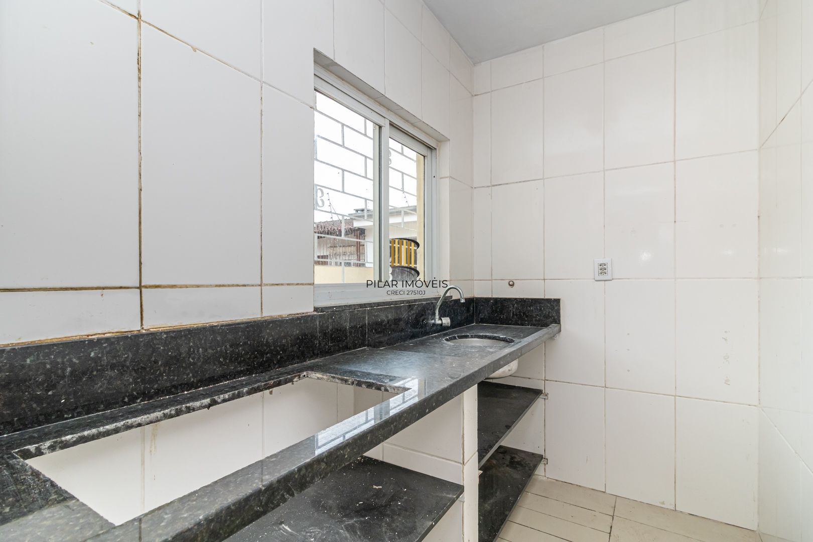 Casa no bairro Sarandi com 4 dormitórios e 4 vagas