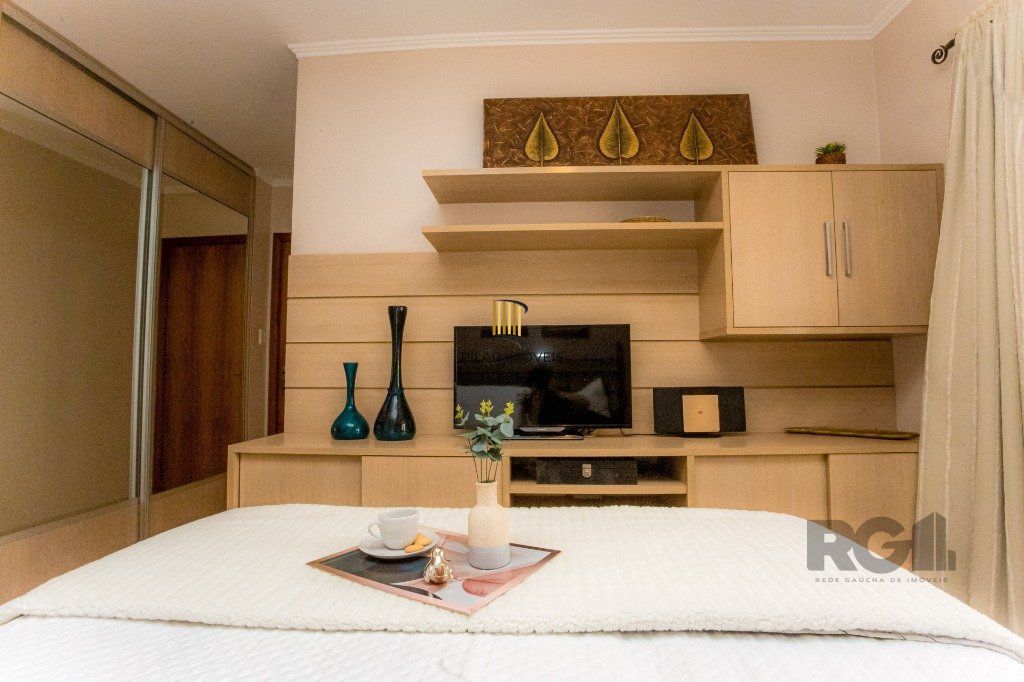 Cobertura no Jardim Planalto, de 3 dormitórios e 2 vagas com 260m²