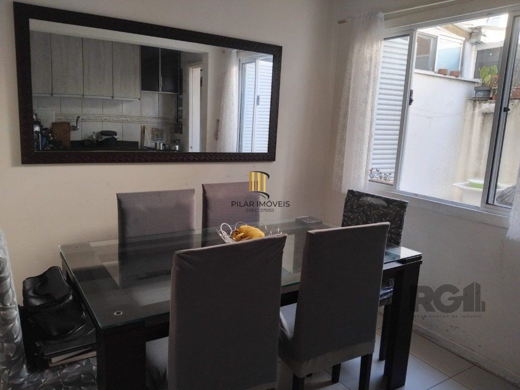 Casa em condomínio no Sarandi de 2d vaga e infra