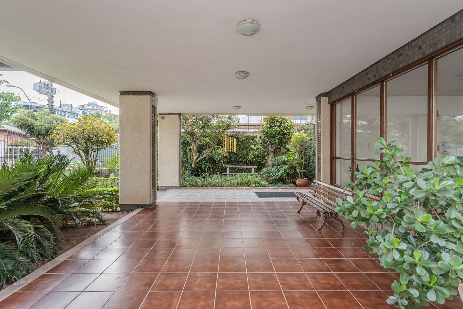 Cobertura no Menino Deus de 3 dormitórios e vaga