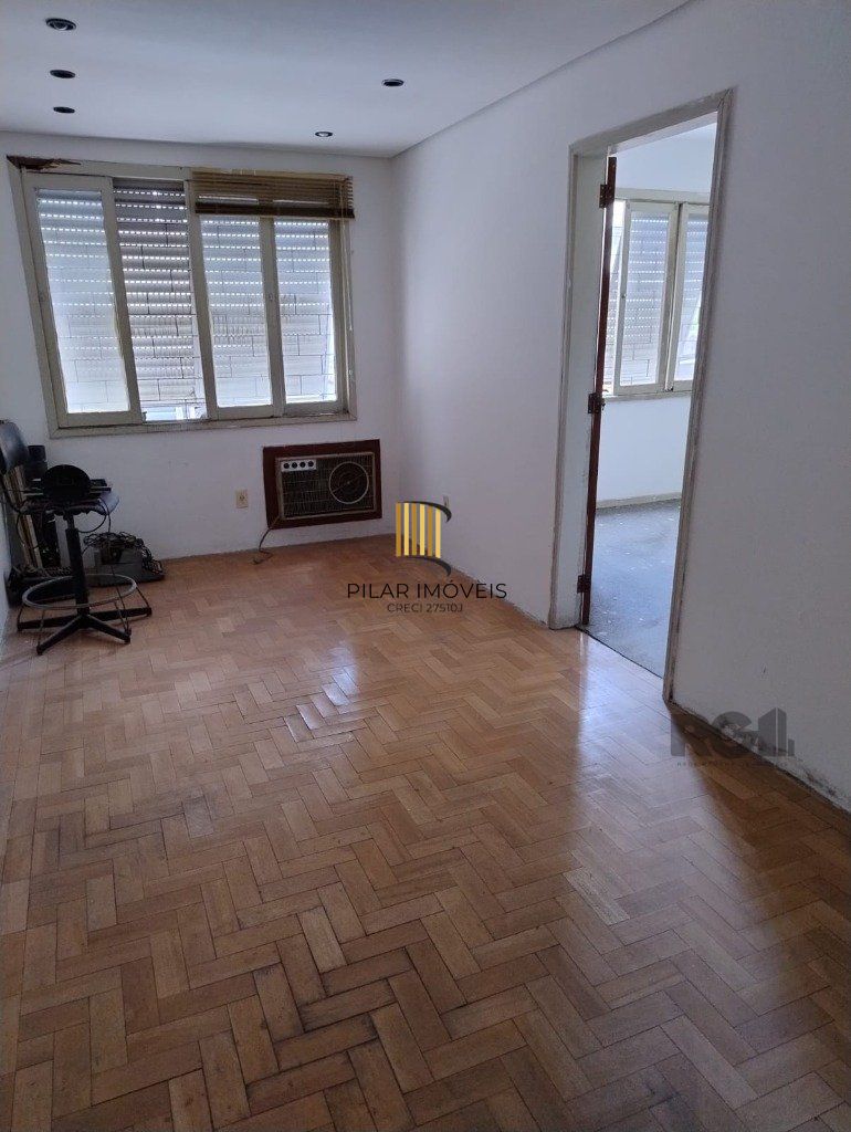 CASA MISTA COMERCIAL NO TÉRREO E RESIDENCIAL EM CIMA