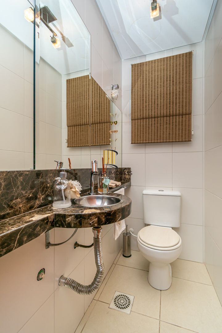 Apartamento no bairro Higienópolis de 3 dormitórios e 2 vagas