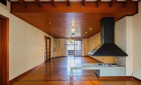 Casa sobrado no bairro Bela Vista de 3 dormitórios e 3 vagas DESOCUPADA