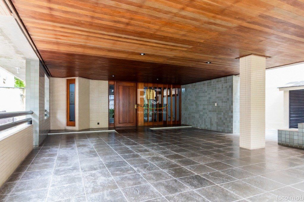 Cobertura para Venda - 248.34m², 3 dormitórios, sendo 1 suites, 3 vagas - Petrópolis