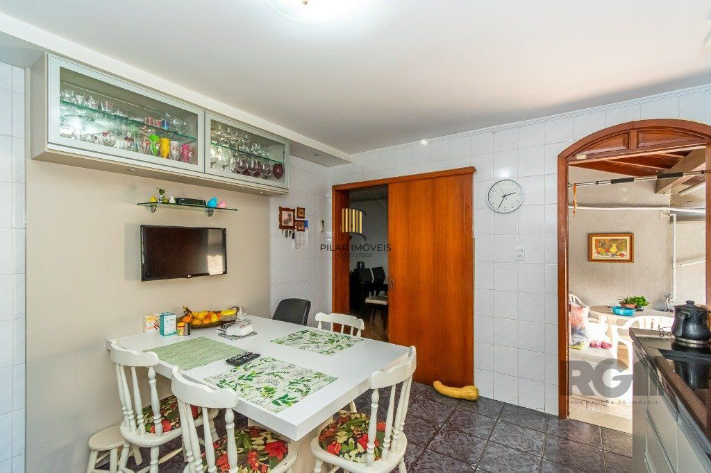 Casa 4 Dormitório(s) Bairro Jardim Planalto