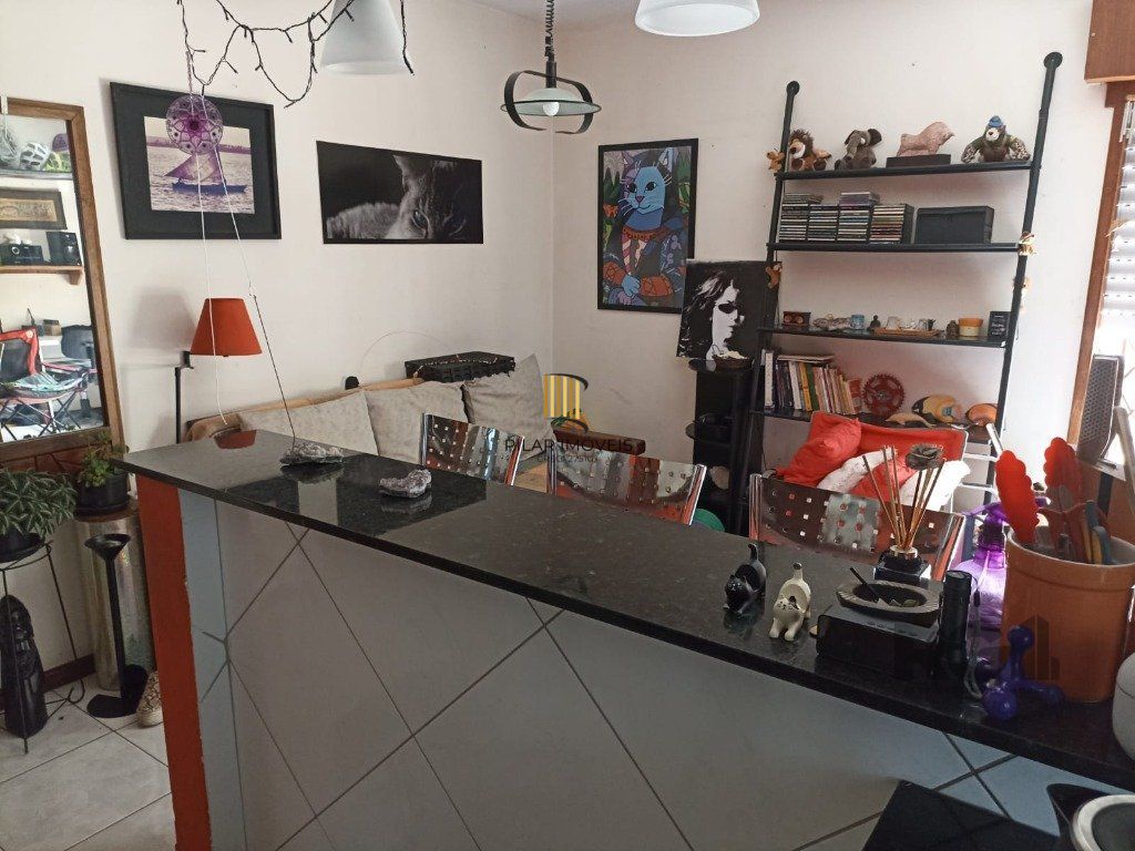 APTO DE 01 DORMITÓRIO COM SACADA , ELEVADOR NA CIDADE BAIXA