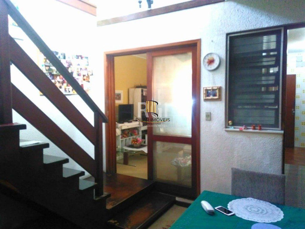 Casa para Venda - 340m², 4 dormitórios, sendo 2 suites, 3 vagas - Jardim Lindóia