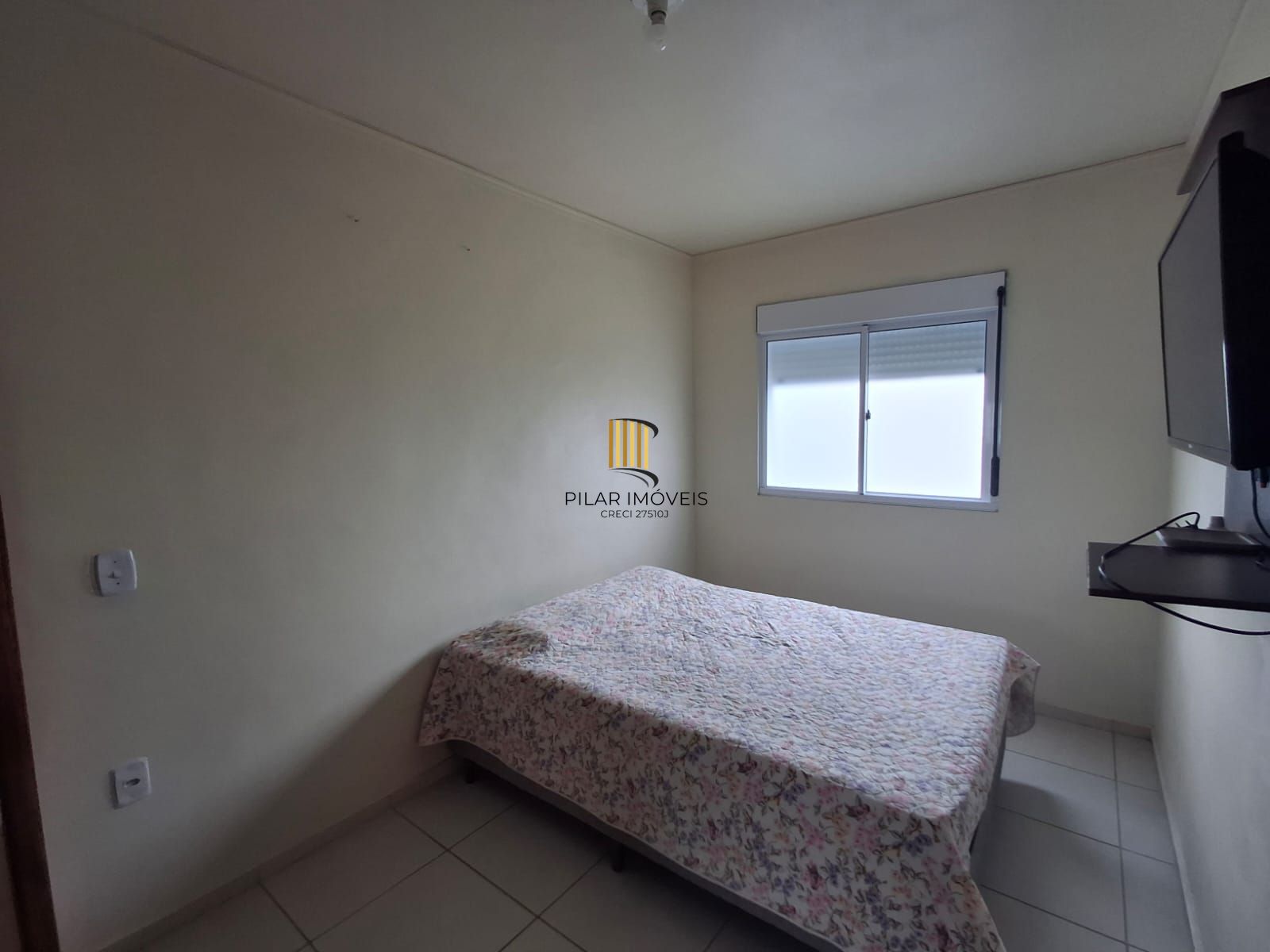 Apartamento 02 dormit com vaga fixa, no bairro Chapéu do Sol, em Porto Alegre